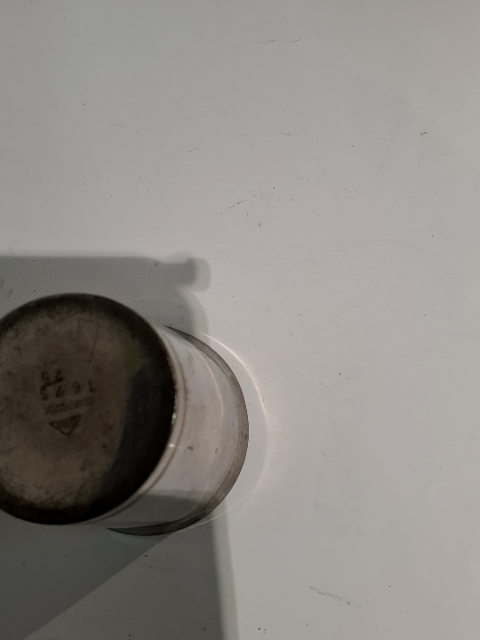 Tin bæger mrk just